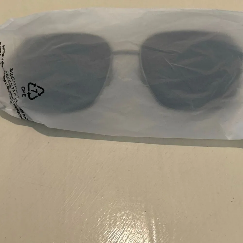Guess GU00117 Thin Gunmetal Frame Rectangle Sunglasses Smoke Lens NEW